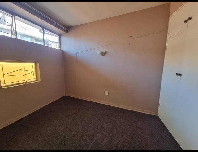 2 BEDROOM FLAT FOR SALE IN THREE RIVERS